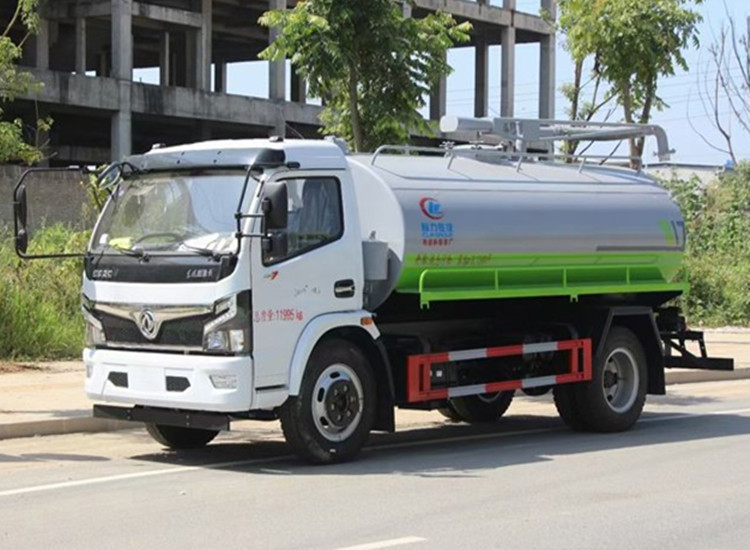 东风大多利卡9方吸粪车